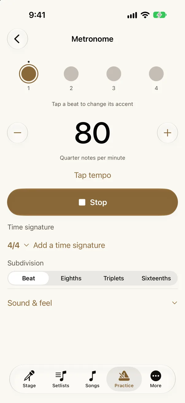 Akordo on iPhone: the metronome counting four beats at 80